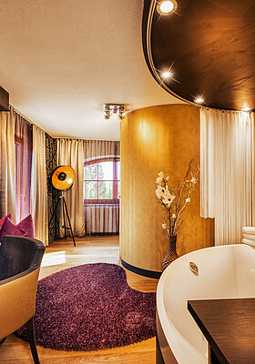 Glamour-style double room with a spa bath at the Hotel Winzer