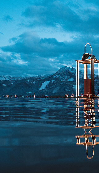 Peace Light lantern on Lake Wolfgang in the Salzkammergut
