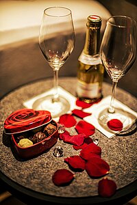 Chocolates and sparkling wine in the Spa Deluxe double room at Hotel Winzer