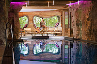 Indoor swimming pool at the Edelstein Spa in the Wellnesshotel Winzer in Upper Austria